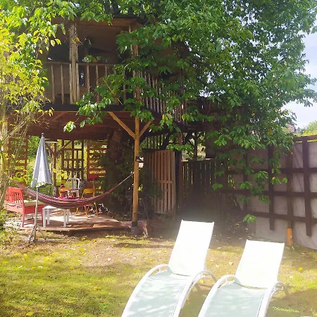 Luxury tent Cerise Dans L'arbre Etapeboisee Fumay