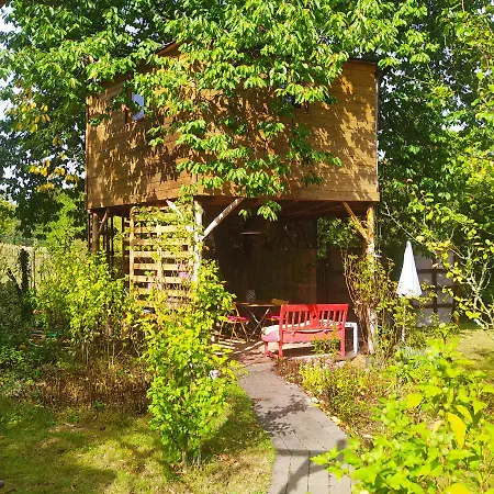 Cerise Dans L'arbre Etapeboisee Luxury tent