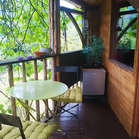 Luxury tent Cerise Dans L'arbre Etapeboisee Fumay