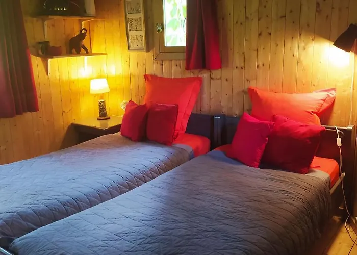 Luxusní stan Cerise Dans L'arbre Etapeboisee Fumay